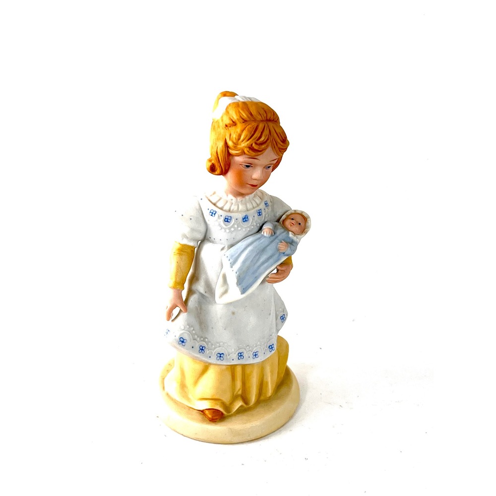 Vintage 1982 Avon A Mother's Love Mother Baby Porcelain Figurine Taiwan 5.5 in